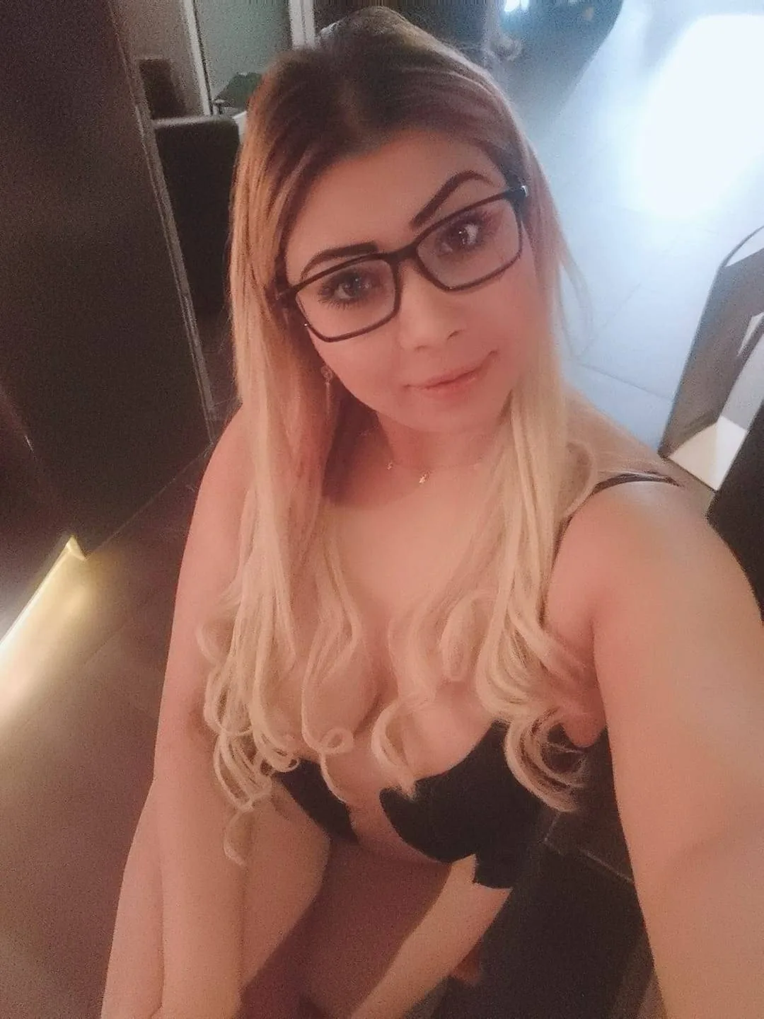 Addaa escort Dortmund